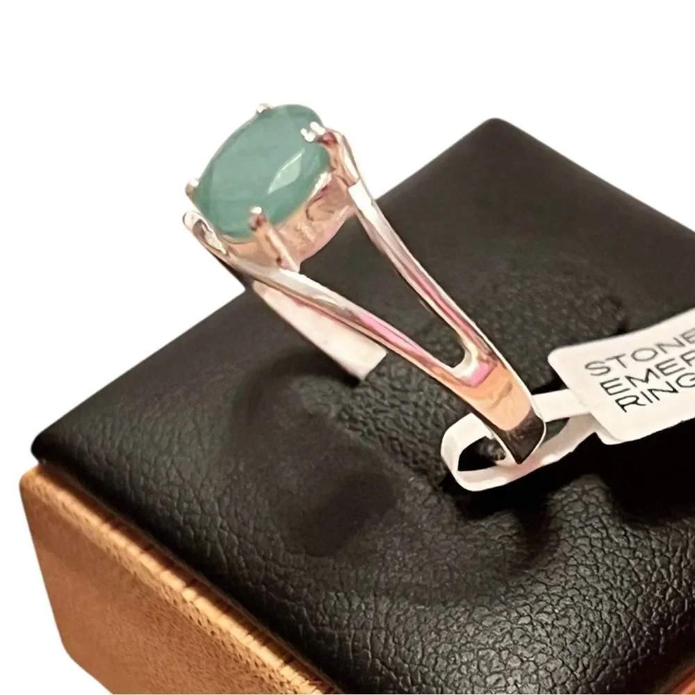 Stunning Artisan Sterling Silver Genuine Emerald Ring Size 8.25